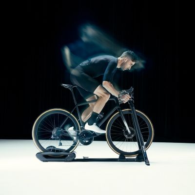  KICKR ROLLR Smart Bike Roller Trainer