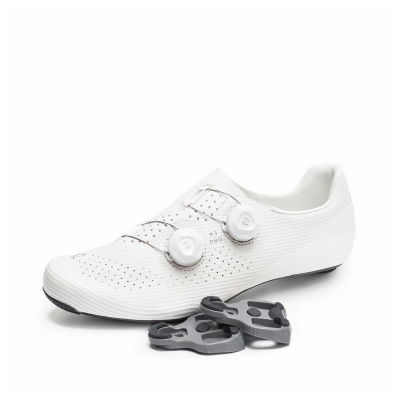 QUOC M3 Pro Bundle mit Look Keo Grip Cleats